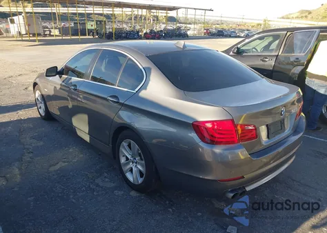 2011 BMW 528I из США, поврежденный, VIN WBAFR1C59BC749259